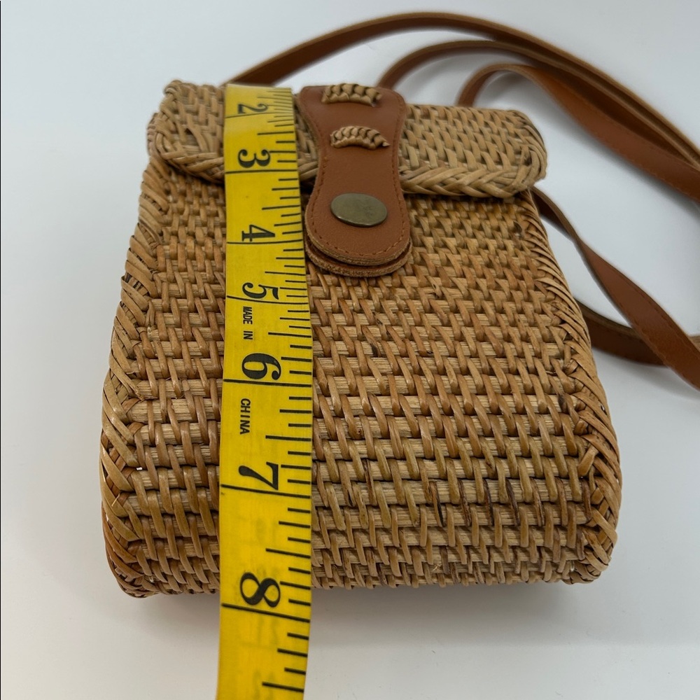 Elegant Brown Woven Rattan Cellphone Crossbody Bag Inside Boho Lining Travel - Picture 6 of 10